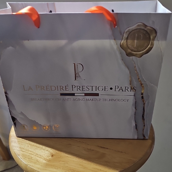 La Prédiré Prestige Anti-Aging Makeup